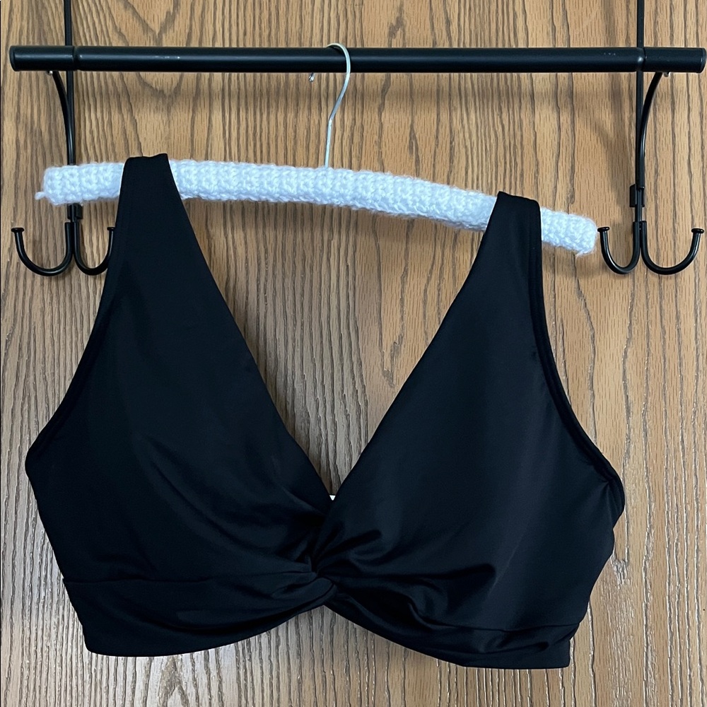NWOT Women’s Size 18W Twist Front Underwire Bikini Swim Top